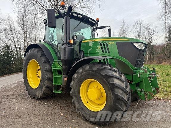 John Deere 6215R トラクター