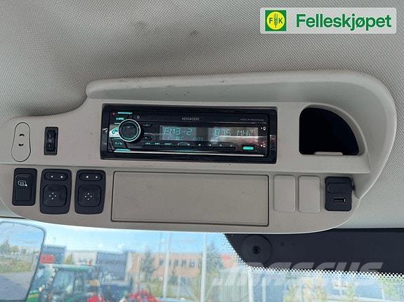 John Deere 6250R トラクター