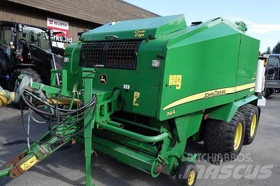 John Deere 744 744 ラウンドベーラー