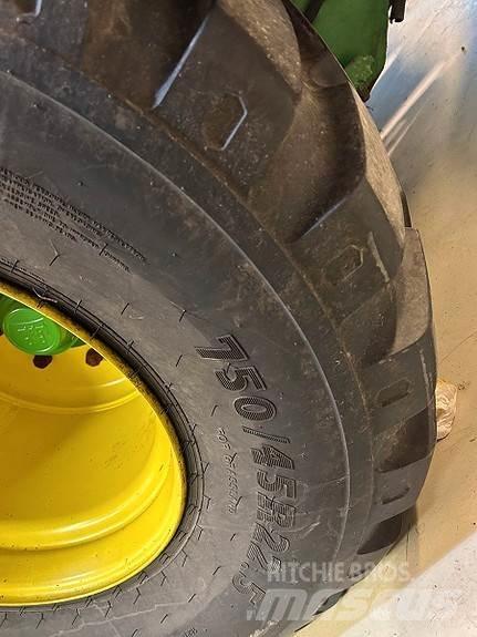 John Deere C441R ラウンドベーラー