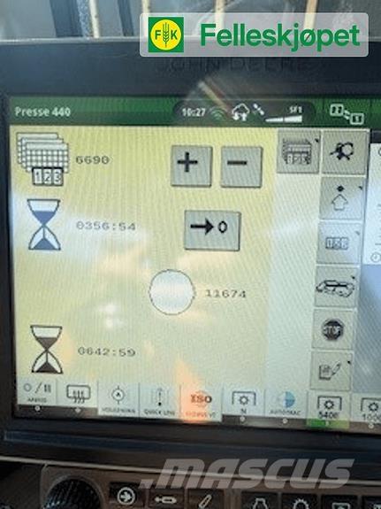 John Deere F440R ラウンドベーラー