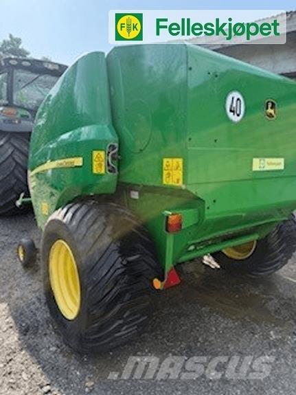 John Deere F440R ラウンドベーラー