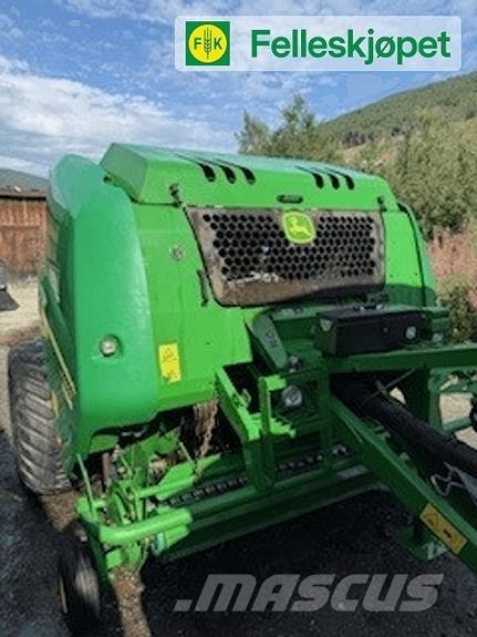 John Deere F440R ラウンドベーラー