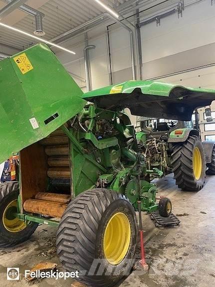 John Deere F441 ラウンドベーラー