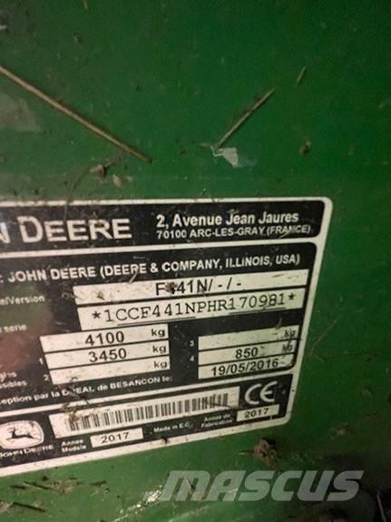 John Deere F441 ラウンドベーラー