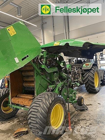 John Deere F441 ラウンドベーラー