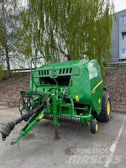 John Deere F441 ラウンドベーラー
