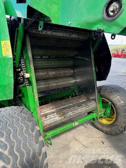 John Deere F441 ラウンドベーラー