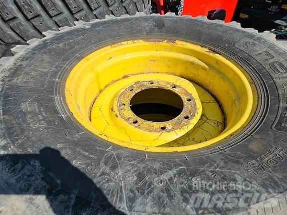 John Deere NOKIAN トラクター
