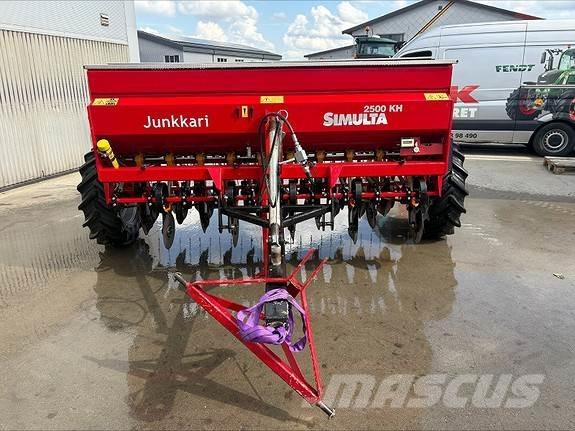 Junkkari KH 2500 肥料散布機