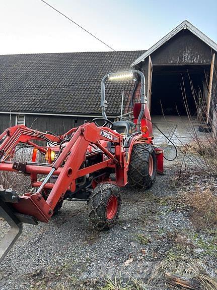 Kubota B7500 トラクター