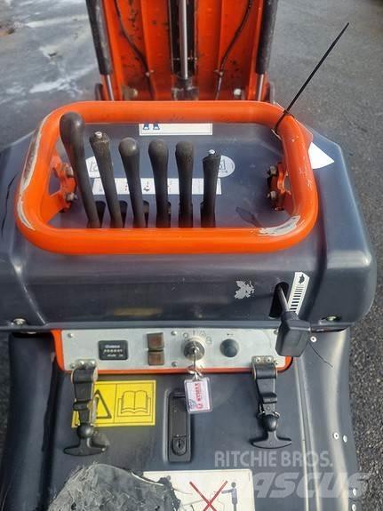 Kubota KC70VSL-4 アーティキュレート式ダンプトラック
