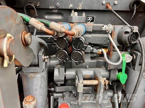 Kubota M9960 トラクター