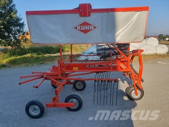 Kuhn GA 4121 GM ウィンドローア/レーキ