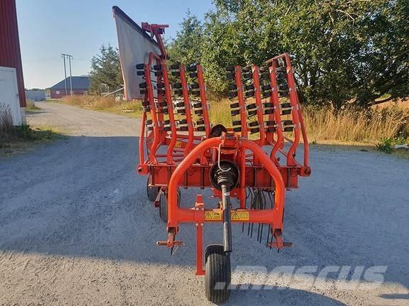Kuhn GA 4121 GM ウィンドローア/レーキ
