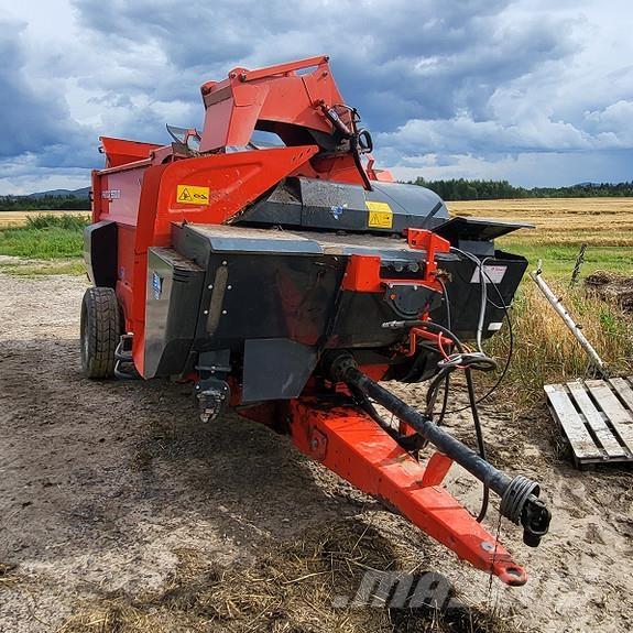 Kuhn Primor 5570M ラウンドベーラー
