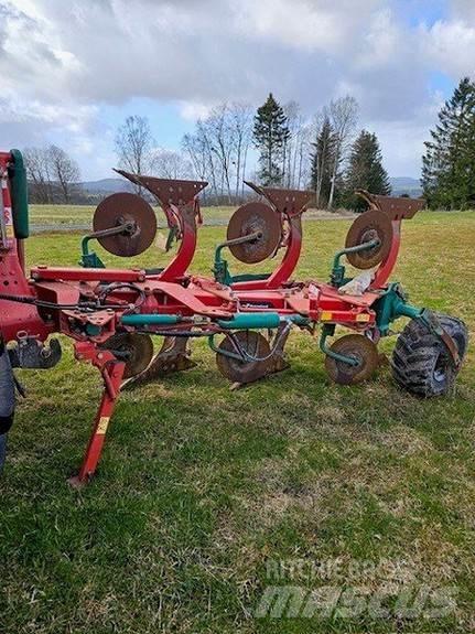 Kverneland 150S リバーシブルプラウ