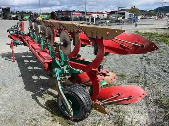 Kverneland ES80 コンベンショナルプラウ