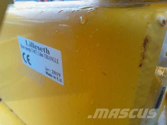 Lilleseth 300 その他道路と除雪の機械