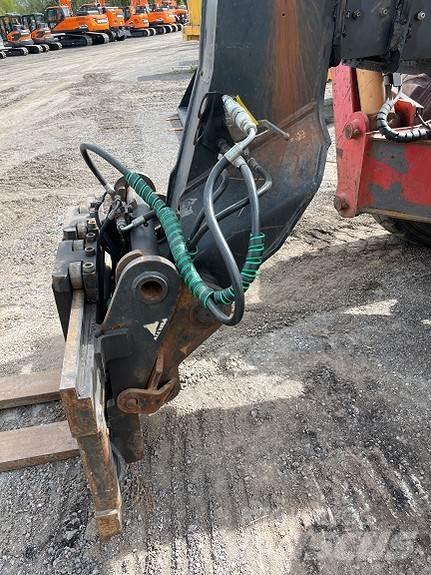 Manitou MT1740 テレスコーピックハンドラー