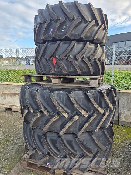 Mitas  タイヤ、ホイル、リム