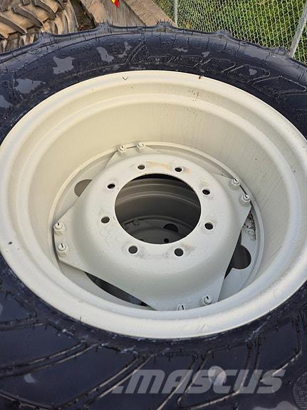 Mitas  タイヤ、ホイル、リム