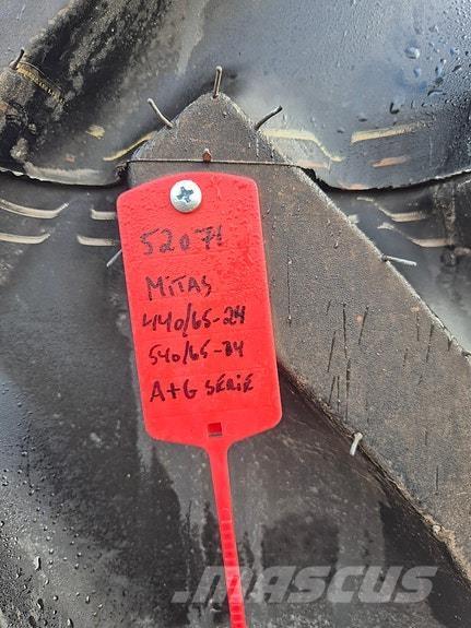 Mitas  タイヤ、ホイル、リム