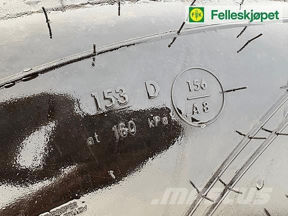 Mitas dekk トラクター