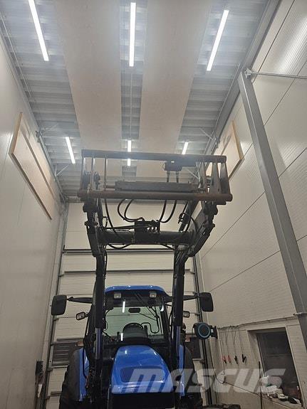 New Holland TM140 トラクター