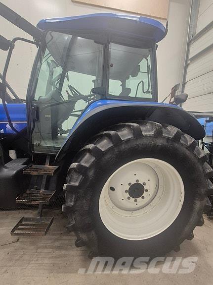 New Holland TM140 トラクター