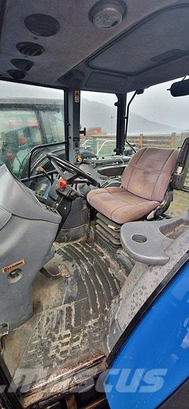 New Holland TS 115 トラクター