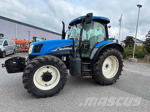 New Holland TS135A トラクター