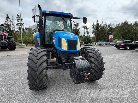 New Holland TS135A トラクター