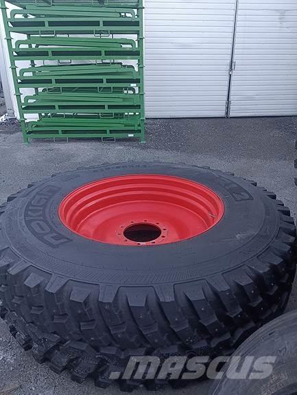 Nokian  タイヤ、ホイル、リム