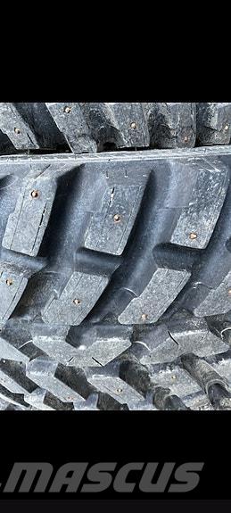 Nokian  タイヤ、ホイル、リム