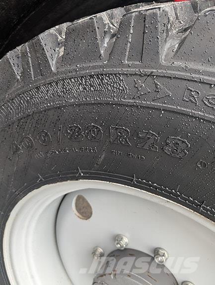 Nokian  タイヤ、ホイル、リム