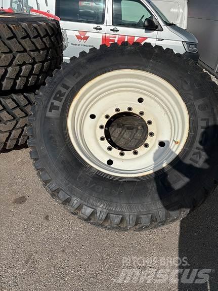 Nokian TRI 2 タイヤ、ホイル、リム