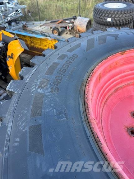 Nokian TRI 2 その他道路と除雪の機械