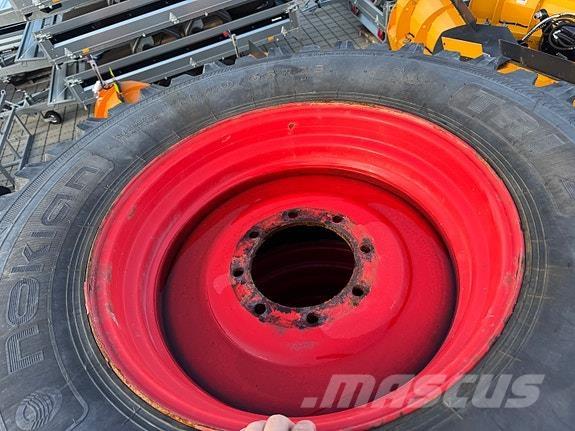 Nokian TRI 2 その他道路と除雪の機械