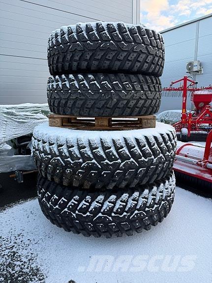 Nokian TRI 2 その他道路と除雪の機械