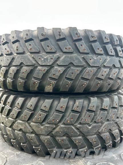 Nokian Tri2 タイヤ、ホイル、リム