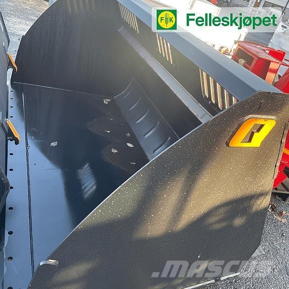 Quicke 240VL+ その他道路と除雪の機械