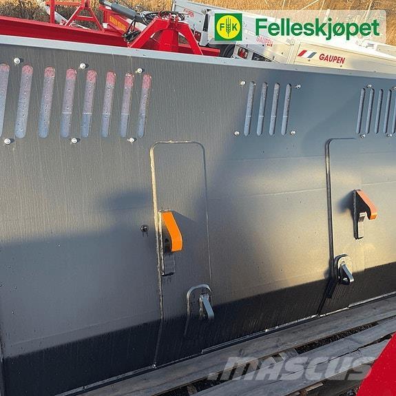 Quicke 240VL+ その他道路と除雪の機械