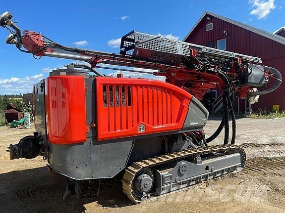 Sandvik DC 410 RI サーフェイスドリルリグ