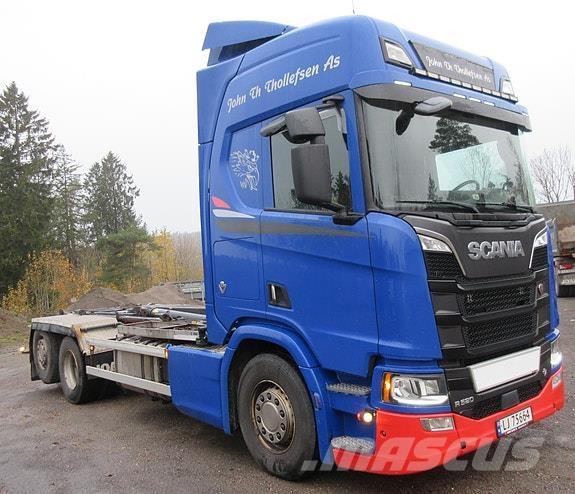 Scania R520 6x2*4 ケーブルリフト着脱式トラック