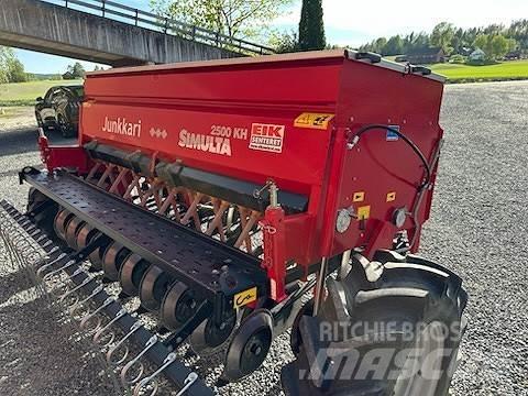 Simulta 2500LB ミネラル散布機