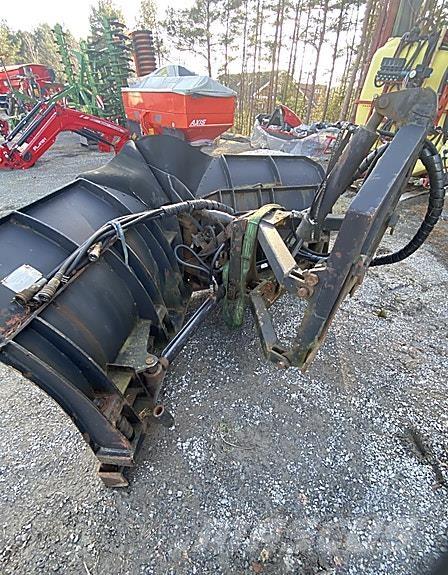 Tellefsdal 2700 V スノーブレードとプラウ