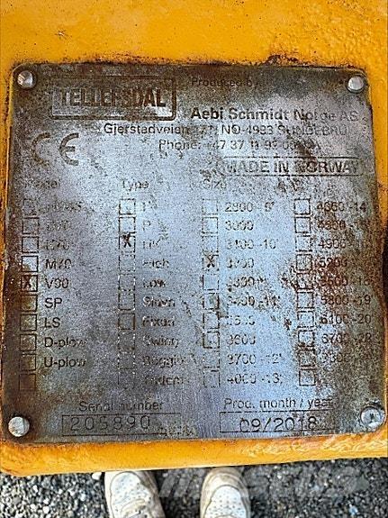 Tellefsdal V-90 スノーブレードとプラウ