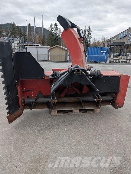 Tokvam 240 ths その他道路と除雪の機械