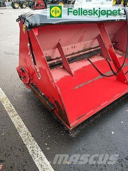 Tokvam SMA 1600 砂と塩撒き専用車
